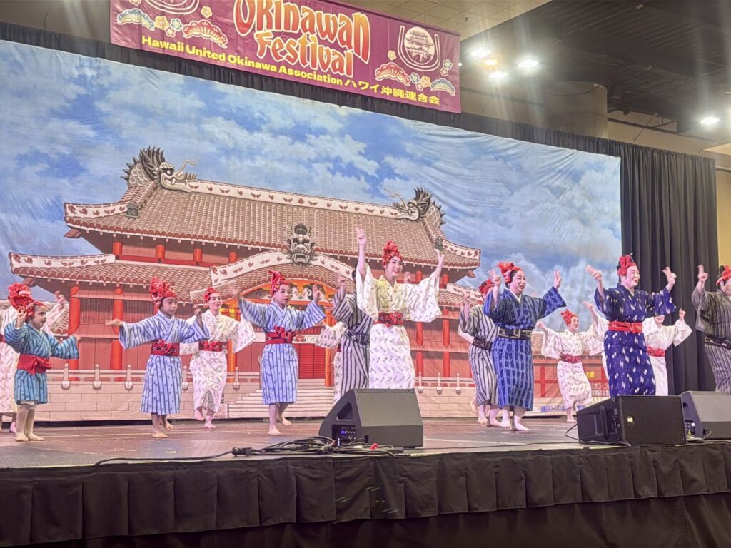 玉城流扇寿会 フランセス仲地琉舞道場（沖縄フェスティバル）